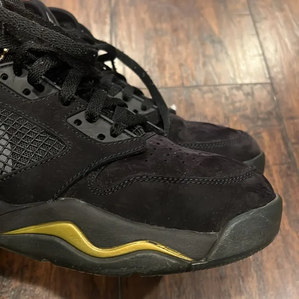 Jordan mars 270‎ size 10.5 black & gold men’s size 10 upper in great shape